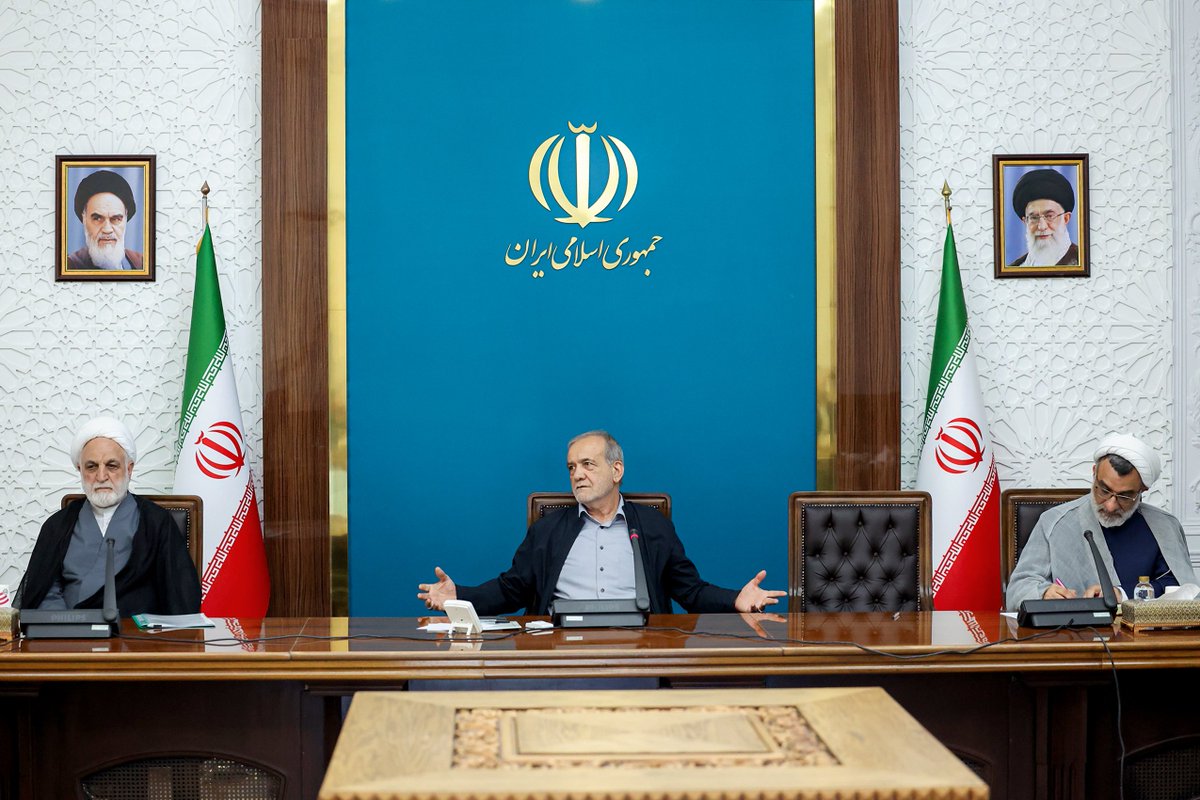 Iran’s Foreign Minister Araghchi briefed the cabinet on talks with E3/US held before/during the UNGA trip. He said, “All necessary consultations & flexibility were shown to leave no room for doubt, but as predicted, this path did not yield any result due to American sabotage.”