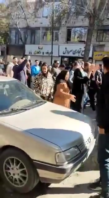 Kermanshah, Iran: crowds protesting soaring inflation and a record rial drop, calling for bazaar closures and chanting “Close down” and “Death to high prices.”