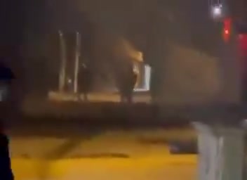 Direct clashes between Iranian protestors and regime security forces in the streets of Asadabad
