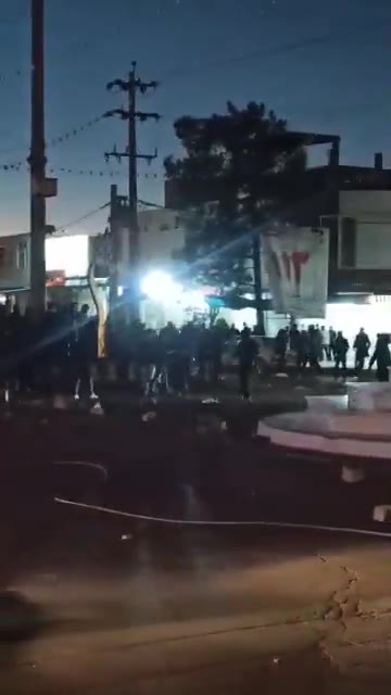 The city of Kavar joins the popular protests taking place in Iran.