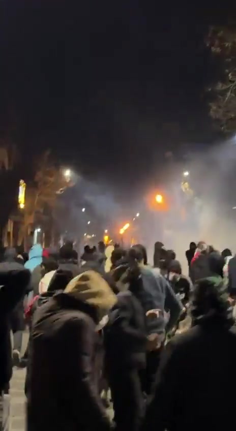 Massive protests are taking place in Asadabad, a city in the region of Hamadan. 