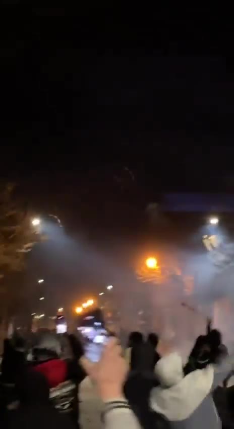 Massive protests are taking place in Asadabad, a city in the region of Hamadan. 