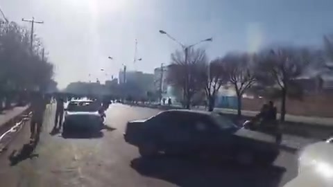 Protesters storm Police Station 11 in Marvdasht; regime mercenaries retreat inside and open fire. Intense clashes continue amid massive turnout