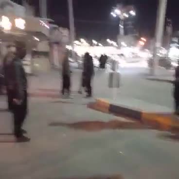 קאדריג'אן (מחוז אספהאן), מרכז איראן: אנשים קיימו עצרות מחאה ליליות נגד המשטר וקראו: למטה ח'אמנאי. ח'אמנאי, מפלצת שכמוך, אנחנו נפיל אותך.