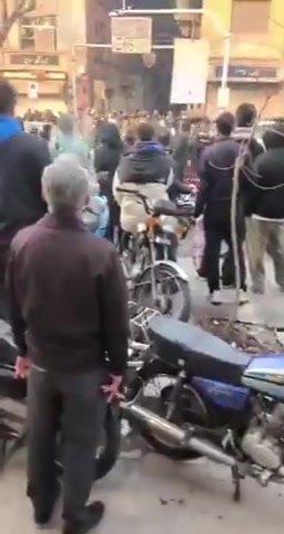 Protests at the Mawlawi Bazaar in Tehran
