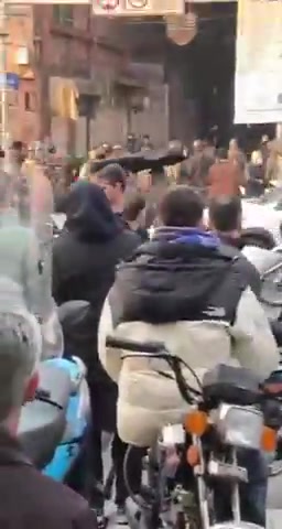 Protests at the Mawlawi Bazaar in Tehran