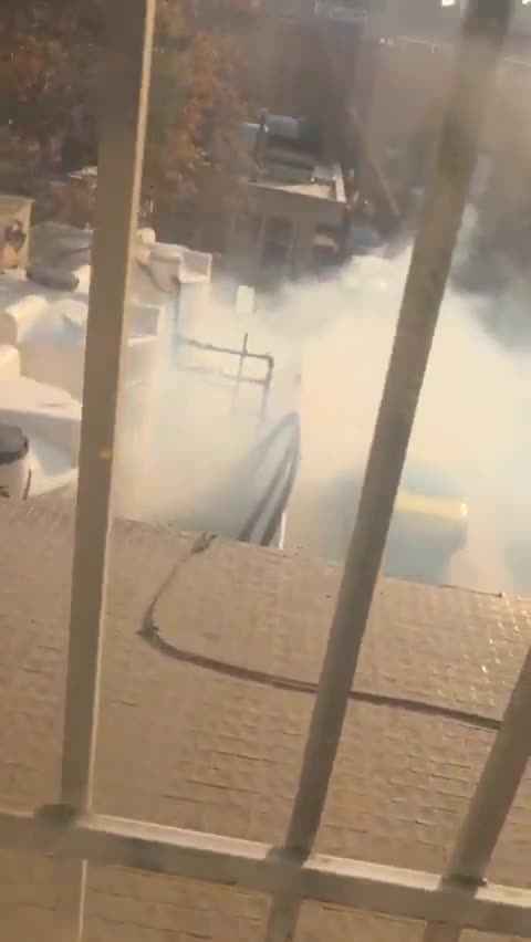 היום, חסאנאבאד טהראן: גז מדמיע נורה לתוך בית החולים סינה,