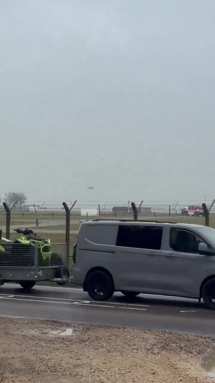 Zwölf F-15E Strike Eagles des 48. Jagdgeschwaders der US-Luftwaffe (48 FW) starteten heute Morgen vom britischen Luftwaffenstützpunkt RAF Lakenheath mit Ziel Muwaffaq Salti in Jordanien. Eine Maschine wurde zum internationalen Flughafen Chania auf Kreta umgeleitet. Mehrere KC-135T Stratotanker und C-17A Globemaster III unterstützten den Einsatz der F-15 im Nahen Osten angesichts der zunehmenden Spannungen mit dem Iran.