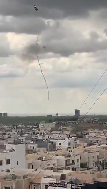 The 1st impact on the international of Hawler (Erbil) was reported an hour ago - it struck a side belonging to the US/Coalition forces ≈1k away from the runway. Now: explosions are being reported above the skies of Hawler, reportedly from interceptions of drones or missiles launched by Iran - shortly before ≈15-20 minutes, a drone has been heard circulating above Hawler; not known to whom it belongs