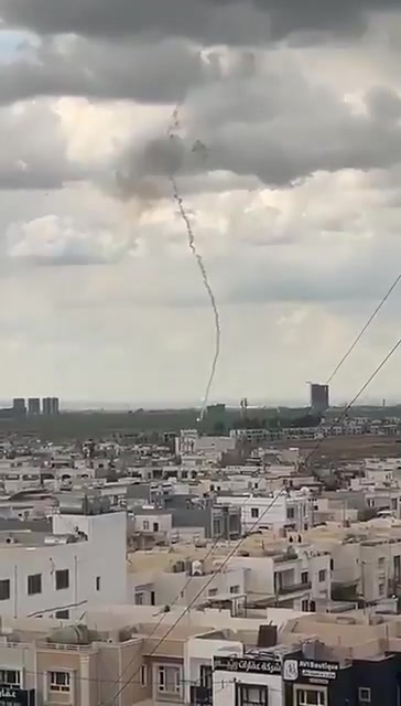 The 1st impact on the international of Hawler (Erbil) was reported an hour ago - it struck a side belonging to the US/Coalition forces ≈1k away from the runway. Now: explosions are being reported above the skies of Hawler, reportedly from interceptions of drones or missiles launched by Iran - shortly before ≈15-20 minutes, a drone has been heard circulating above Hawler; not known to whom it belongs
