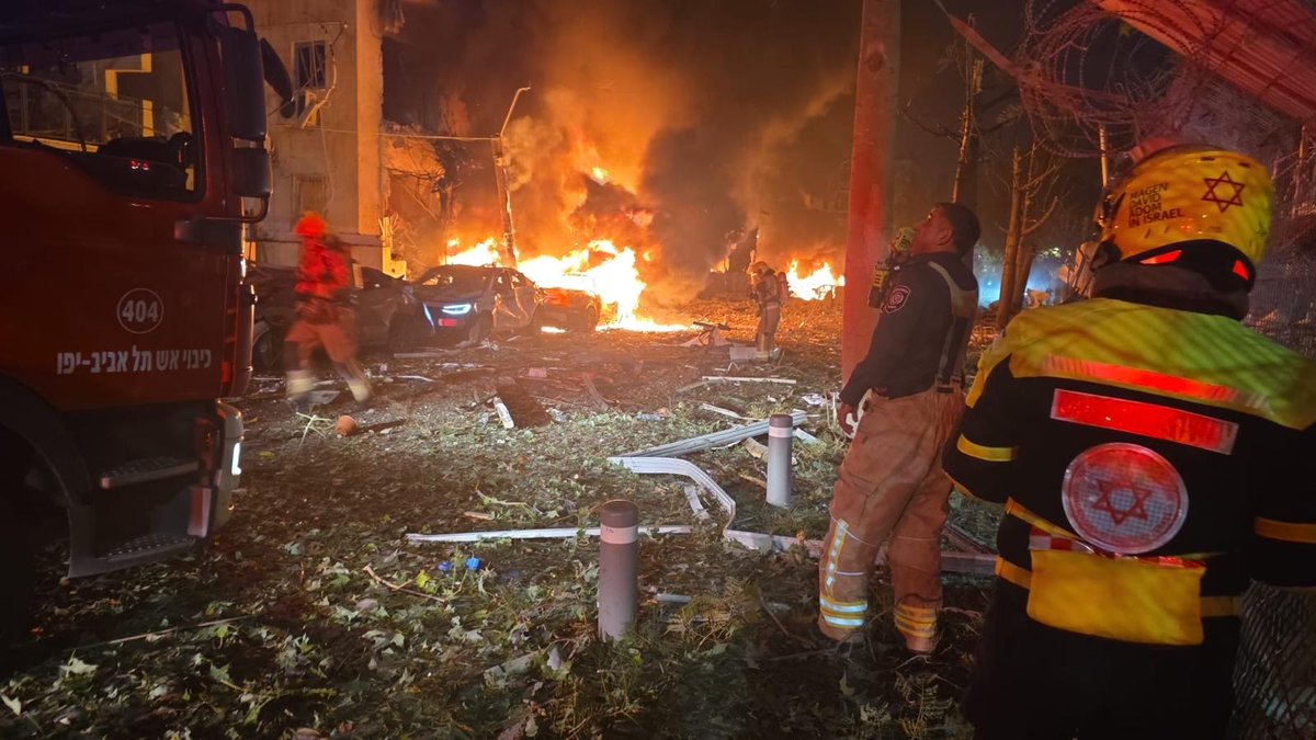 MDA images from the scene of an Iranian ballistic missile impact in central Israel a short while ago. Medics and security forces are responding to reports of a ballistic missile impact in central Israel