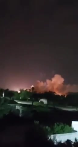 Heavy bombardment of Bushehr