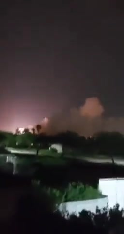 Heavy bombardment of Bushehr