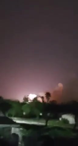 Heavy bombardment of Bushehr