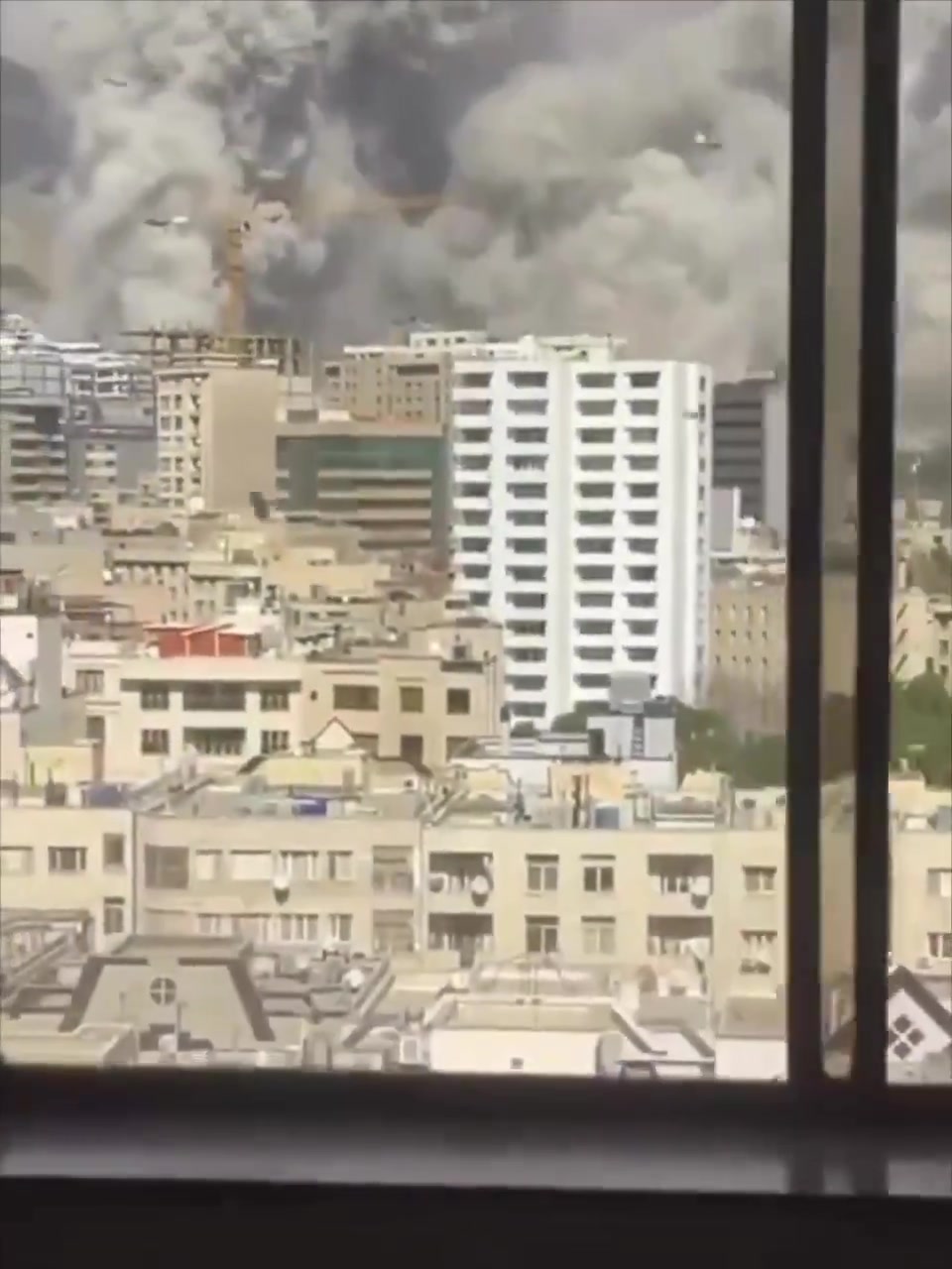 Destruction of Revolutionary Guard headquarters in Tehran