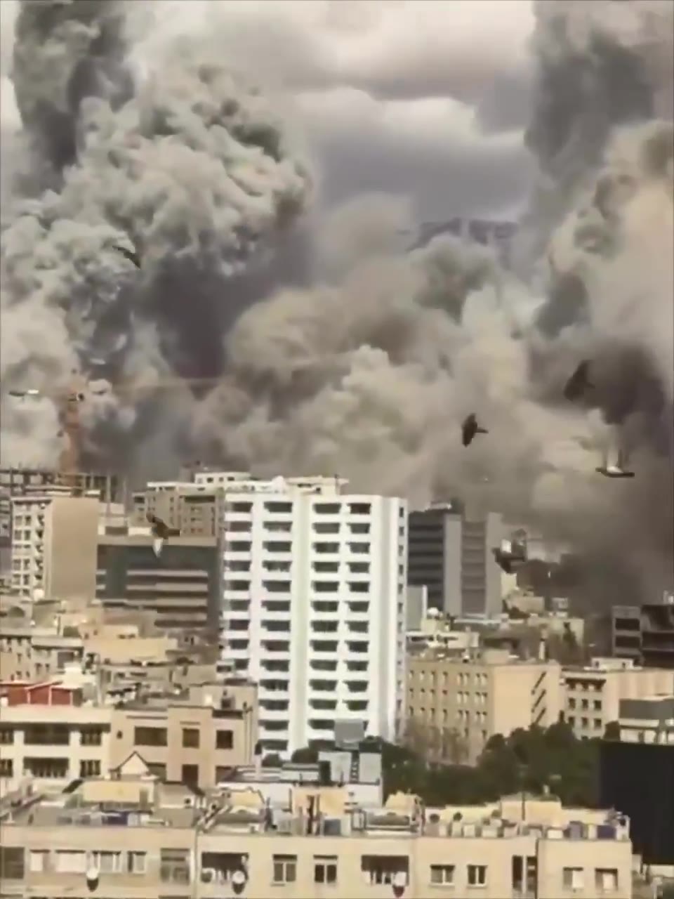 Destruction of Revolutionary Guard headquarters in Tehran