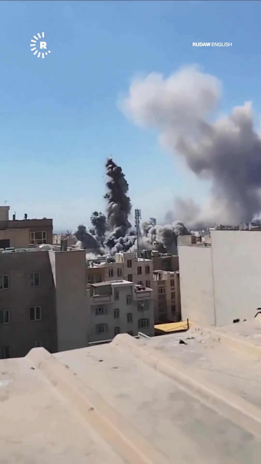 Footage appears to show an Israeli airstrike on IRGC intelligence in Tehran's northeastern Narmak quarter