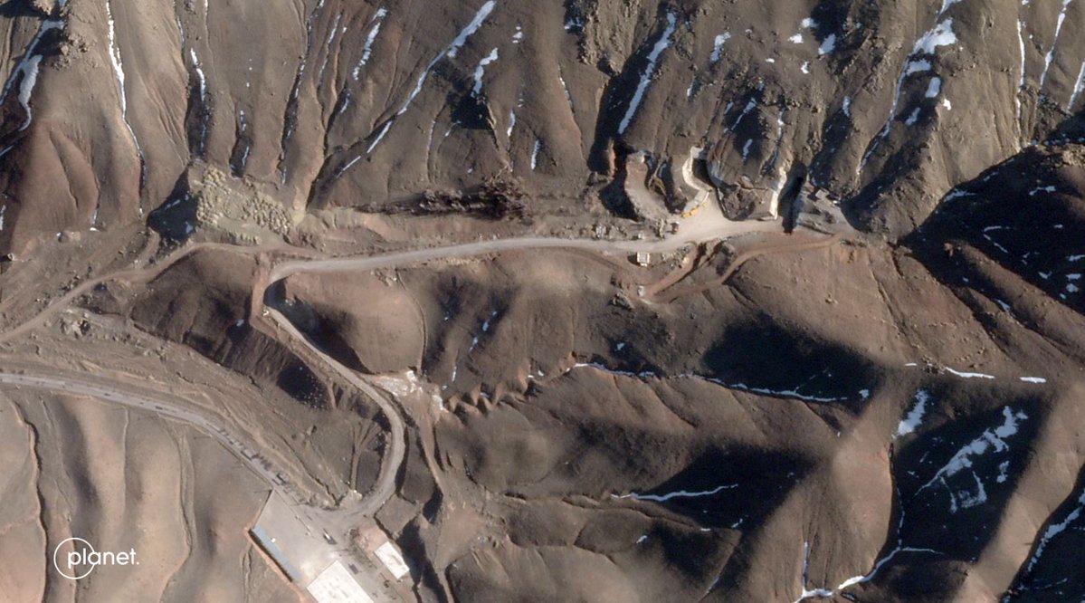 New before/after satellite imagery of Iran's Tabriz North Missile Base. Images 1-2: February 23. Images 3-4 March 1. @planet says the latter two images show collapsed tunnels