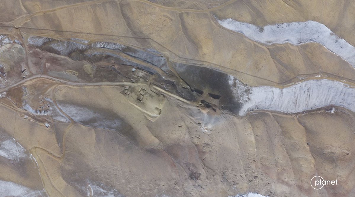 New before/after satellite imagery of Iran's Tabriz North Missile Base. Images 1-2: February 23. Images 3-4 March 1. @planet says the latter two images show collapsed tunnels