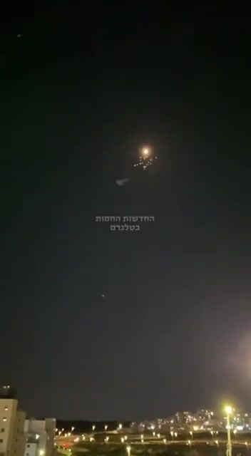 More footage of the ballistic missile over Jerusalem/Beit Shemesh along with interceptors