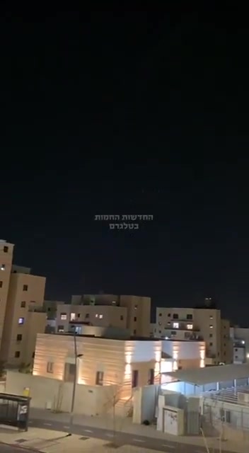 More footage of the ballistic missile over Jerusalem/Beit Shemesh along with interceptors