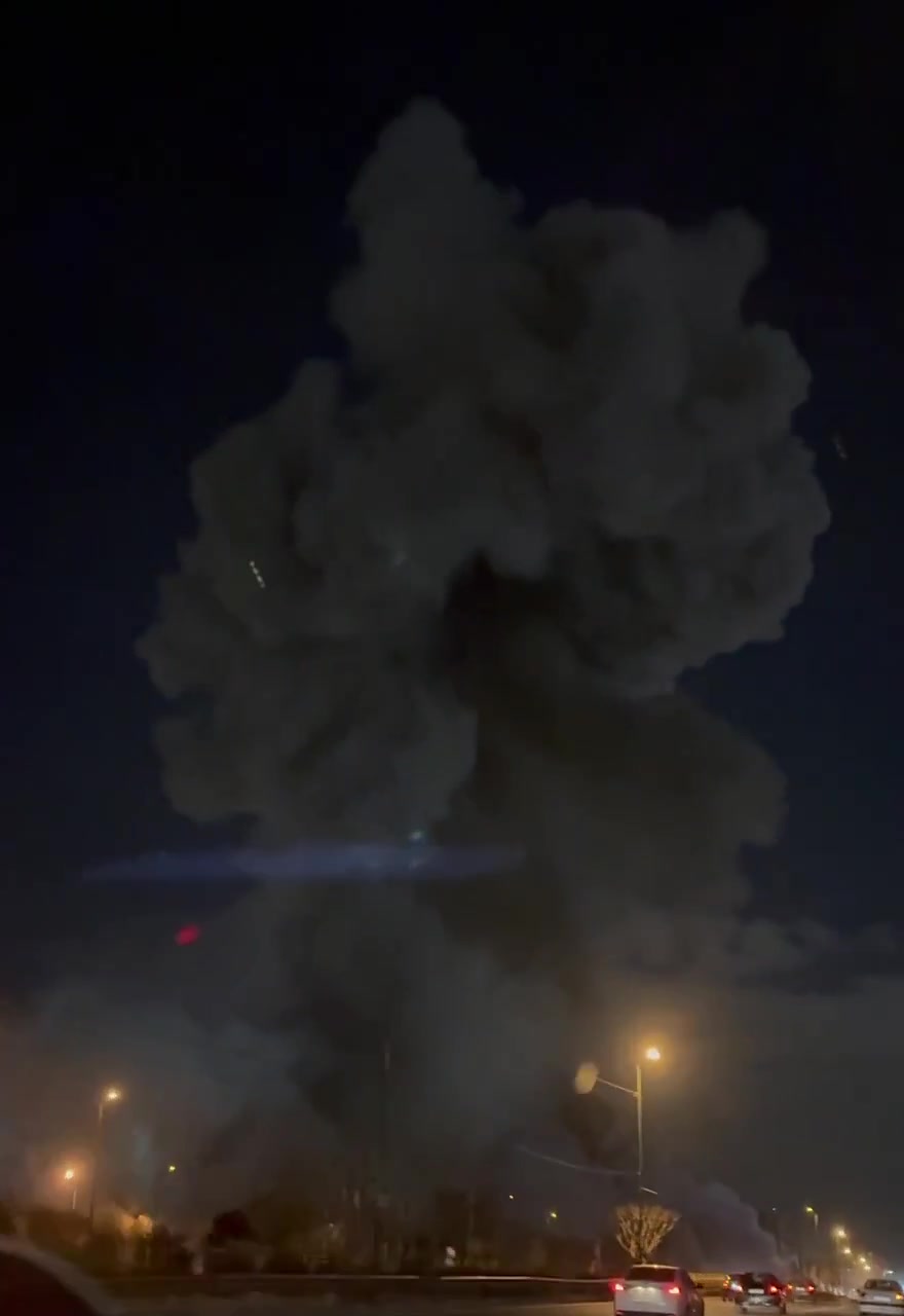 Footage showing strike at IRGC buildings at the Hemmat Highway in northern Tehran 