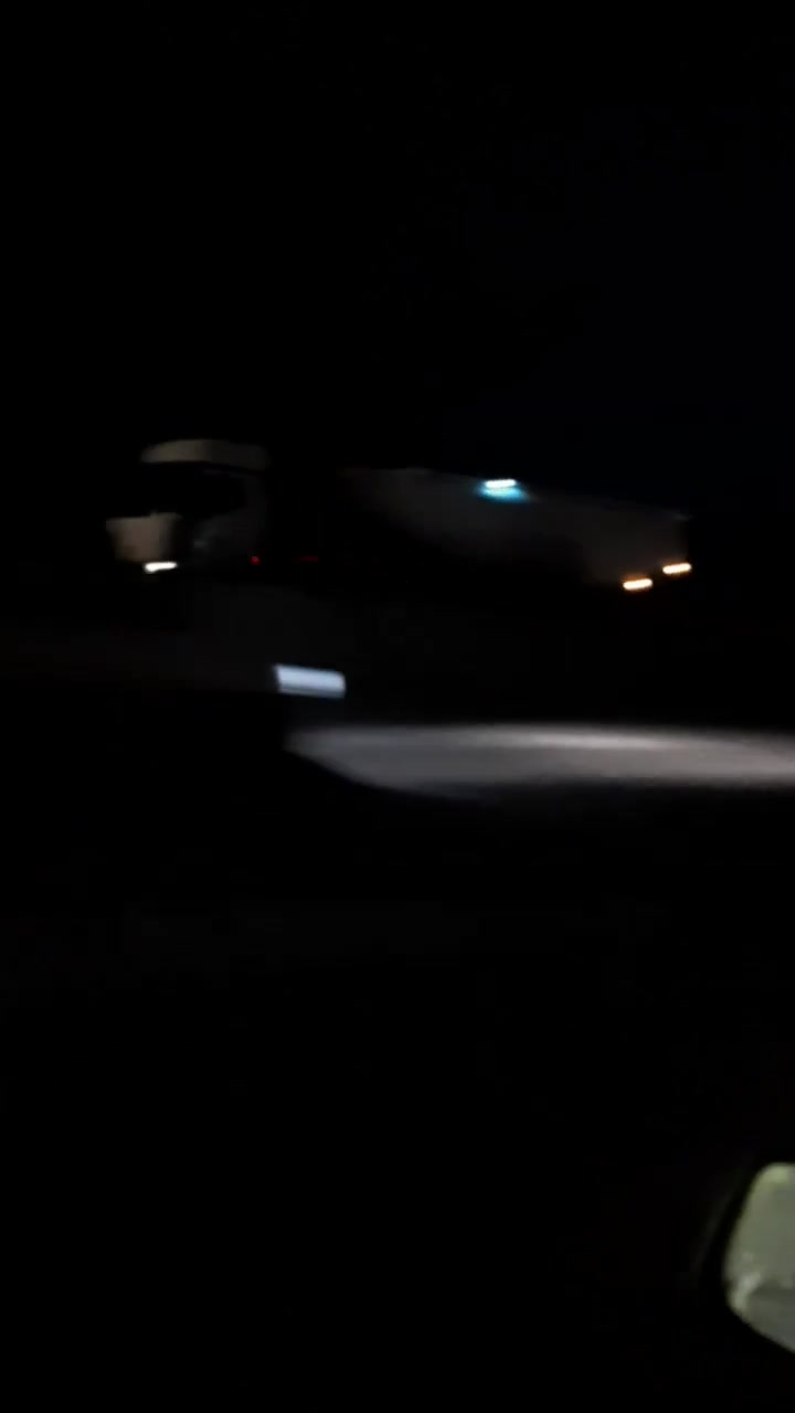 The Quneitra (Dezful) Fourth Air Base in Ahvaz, one of the most important bases of the Iranian Air Force, is being heavily bombed.