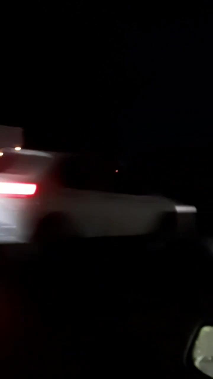 The Quneitra (Dezful) Fourth Air Base in Ahvaz, one of the most important bases of the Iranian Air Force, is being heavily bombed.