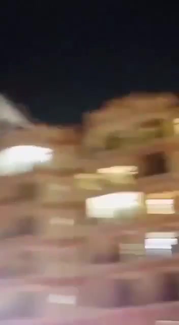 There is footage on social networks claiming that an Iranian drone struck a building in Dubai. Earlier, the IRGC took responsibility for striking a site that housed American soldiers in Dubai. This footage may be related to the claim