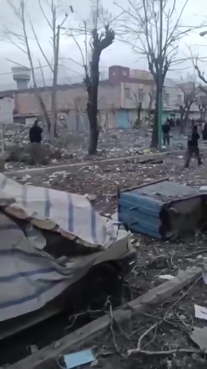 The police station in Marivan, Iran, was completely destroyed in an airstrike.
