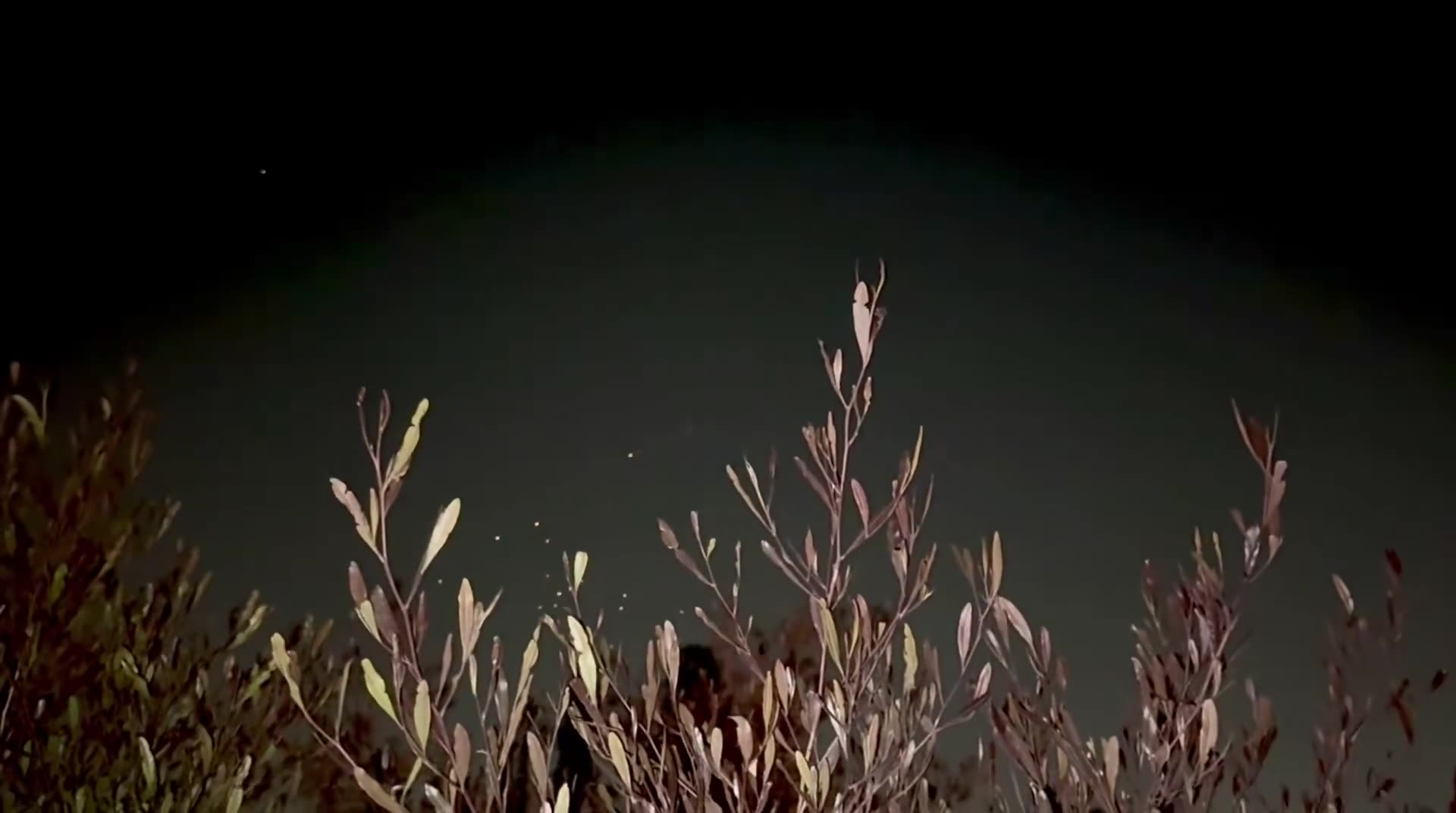 Iranian MRBM attack on central Israel moments ago using a large cluster munition warhead