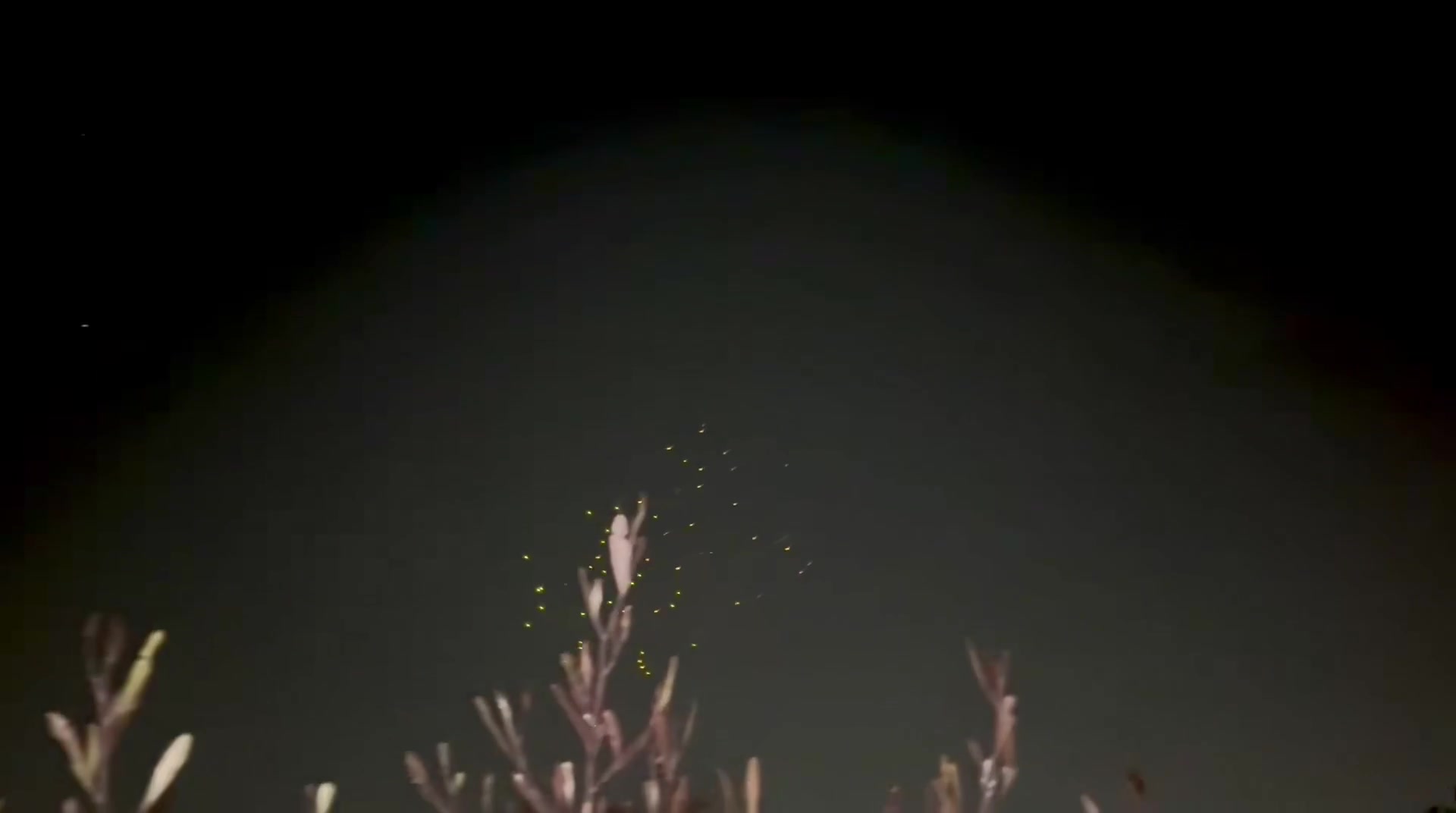 Iranian MRBM attack on central Israel moments ago using a large cluster munition warhead