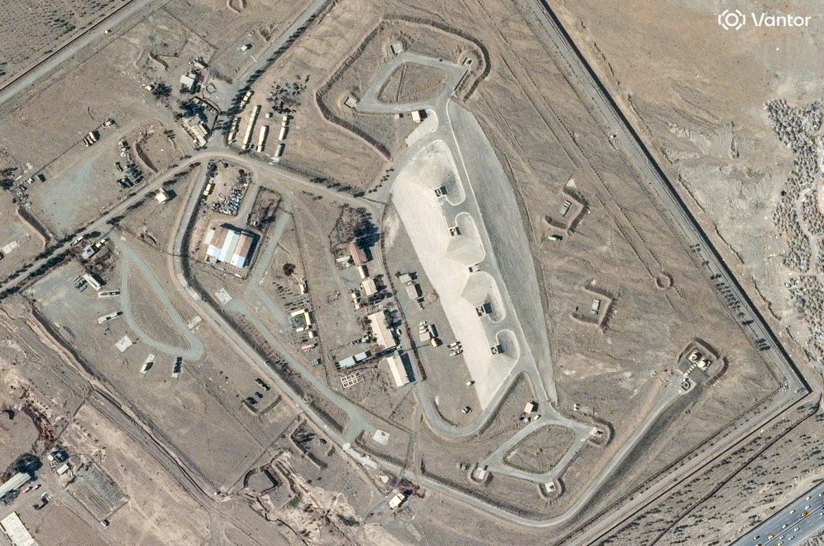 Before/after of strikes on a air defense site, Ghani Abad (غنی‌آباد), southeast of Tehran, as seen on this @vantortech satellite image. 