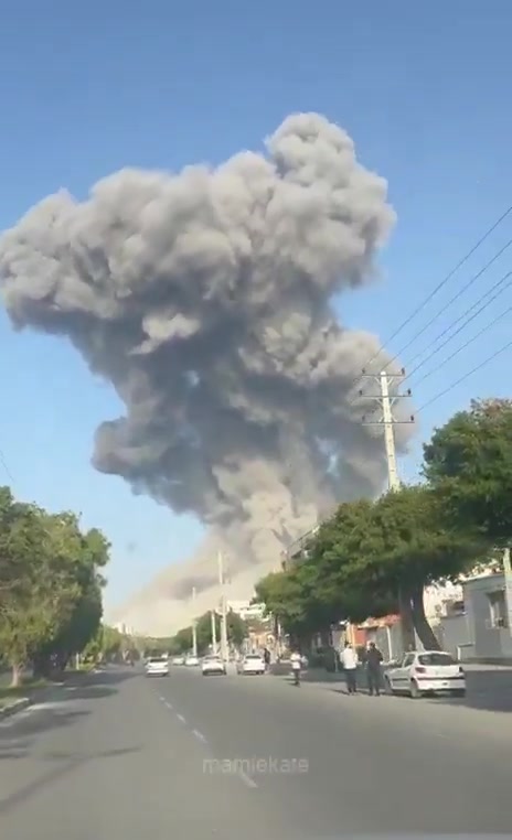 Massive cloud of smoke rising over the port city of Bushehr in southern Iran following American/Israeli airstrikes on Saturday afternoon
