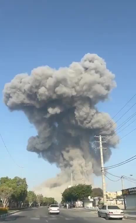 Massive cloud of smoke rising over the port city of Bushehr in southern Iran following American/Israeli airstrikes on Saturday afternoon
