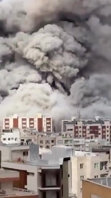 The destruction of the Shahram complex (of the IRGC and the Basij) in the city of Sanandaj in Iranian Kurdistan