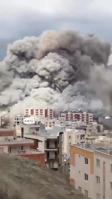 The destruction of the Shahram complex (of the IRGC and the Basij) in the city of Sanandaj in Iranian Kurdistan