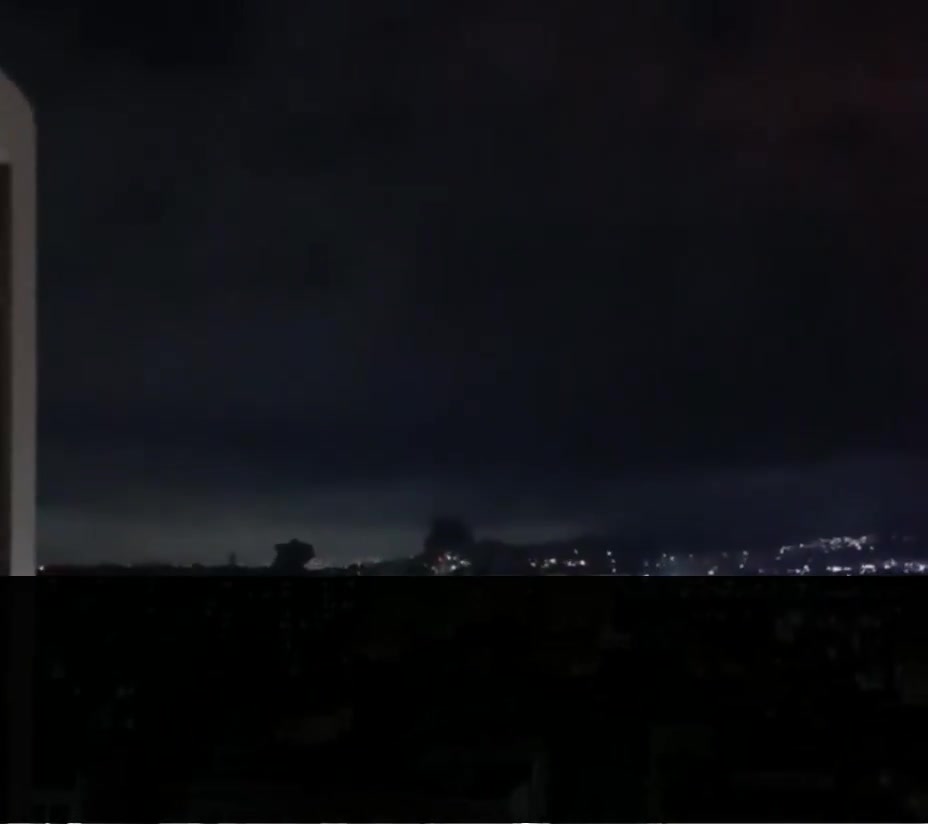 Tuesday, March 10 at 12:14n  Under the radar of the Ferdis Bridge and in front of the oil depot, that is, almost towards Mapna Boulevard and beyond, 12:14 was hit. Towards Ferdis, that is, the western side of Mallard Road, all electricity was cut off. The blue light also came on for the first few moments. The Vali Salemeh power plant probably suffered a strong pressure surge or one of the main connections was faulty.