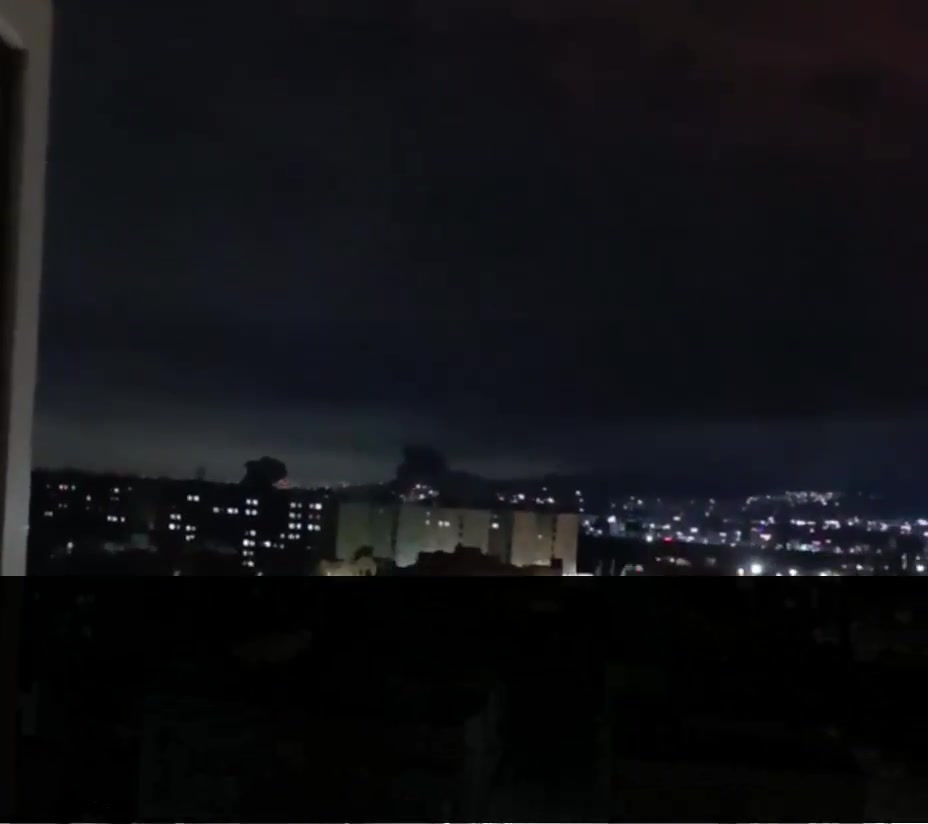 Tuesday, March 10 at 12:14n  Under the radar of the Ferdis Bridge and in front of the oil depot, that is, almost towards Mapna Boulevard and beyond, 12:14 was hit. Towards Ferdis, that is, the western side of Mallard Road, all electricity was cut off. The blue light also came on for the first few moments. The Vali Salemeh power plant probably suffered a strong pressure surge or one of the main connections was faulty.