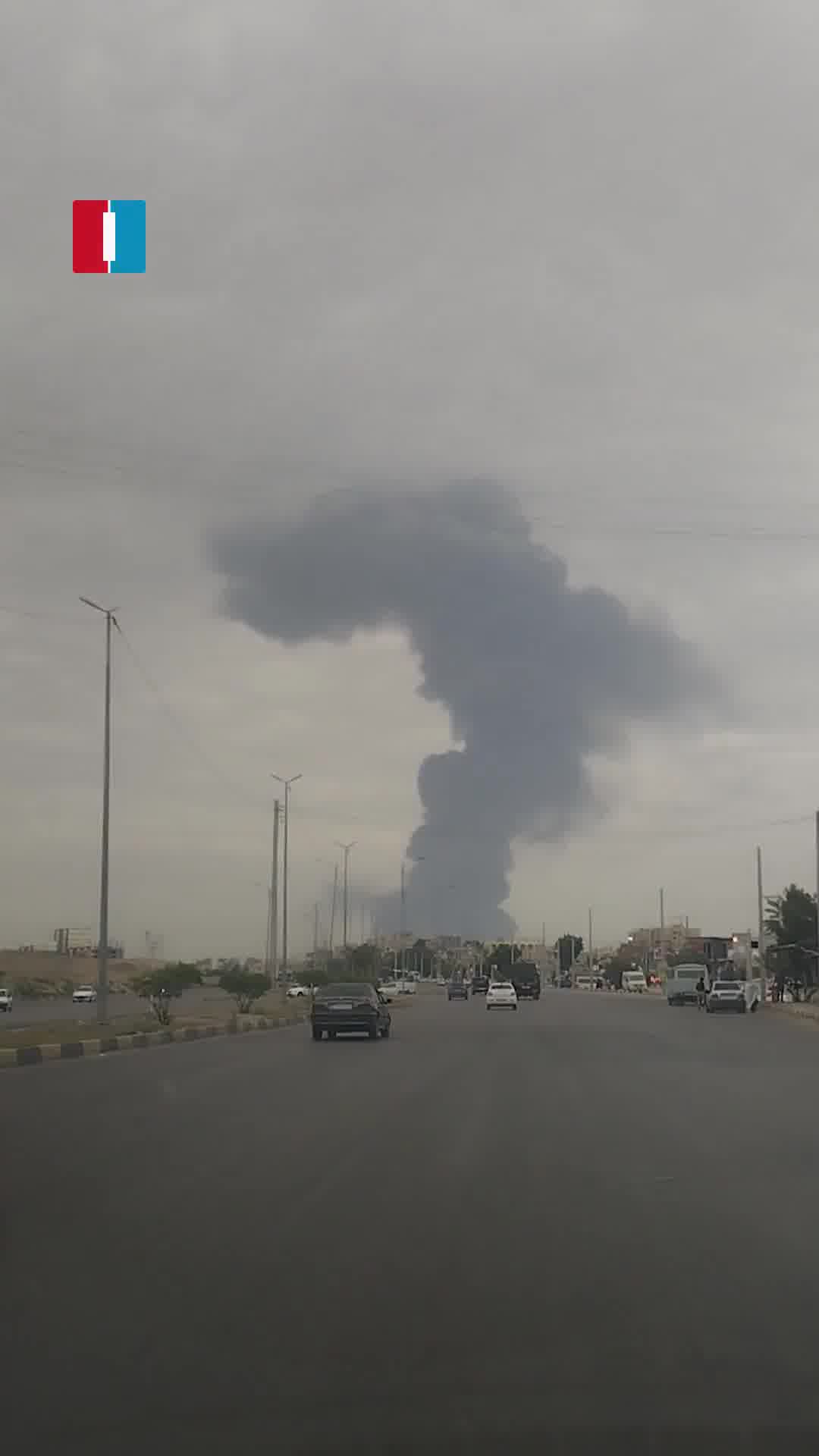 American forces carried out heavy airstrikes targeting Iran’s Bandar Abbas Air Base this morning. A massive column of smoke could be seen rising into the sky after the strikes