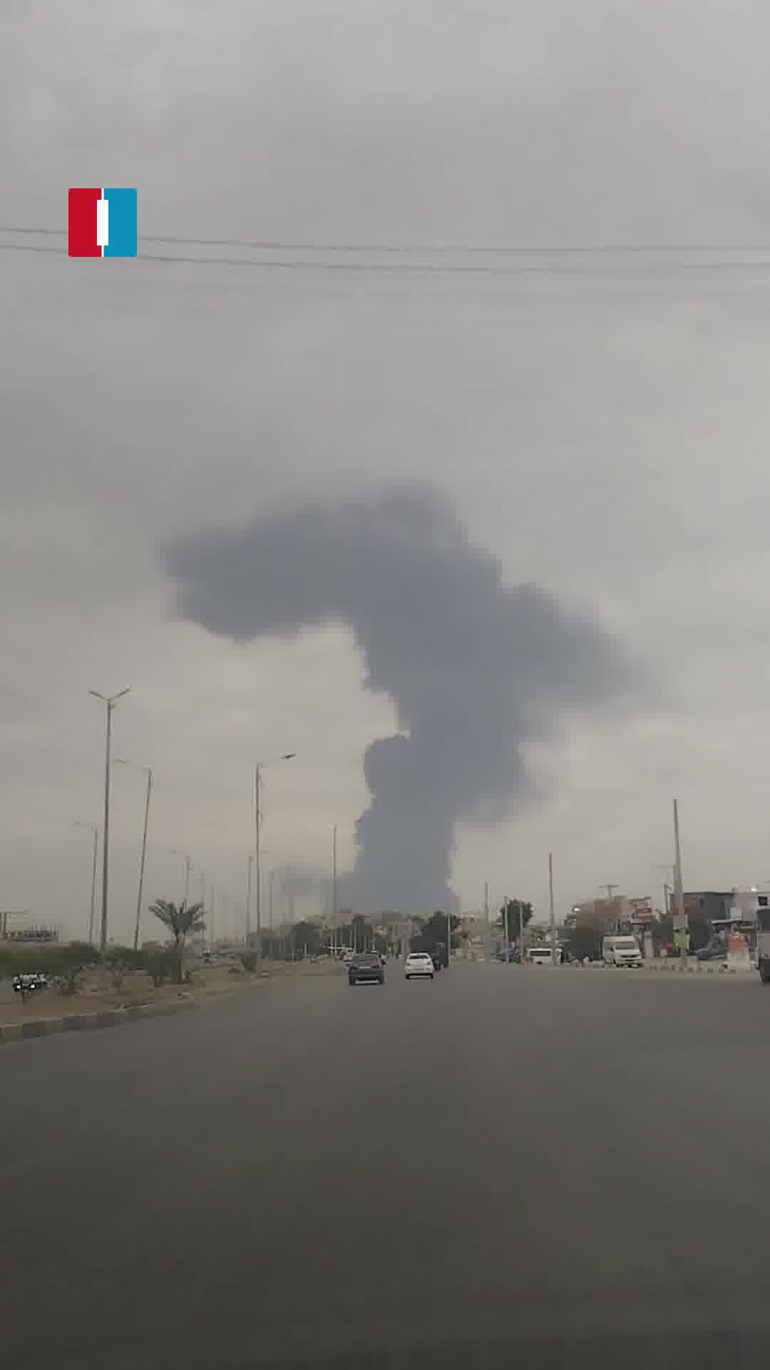American forces carried out heavy airstrikes targeting Iran’s Bandar Abbas Air Base this morning. A massive column of smoke could be seen rising into the sky after the strikes