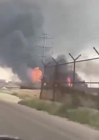 Massive fire at Phase 4 of the South Pars Refinery in Assaluyeh after an Israeli airstrike