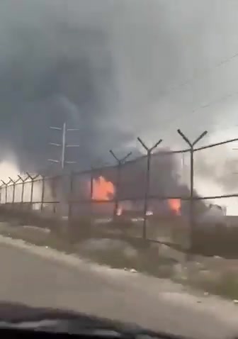 Massive fire at Phase 4 of the South Pars Refinery in Assaluyeh after an Israeli airstrike