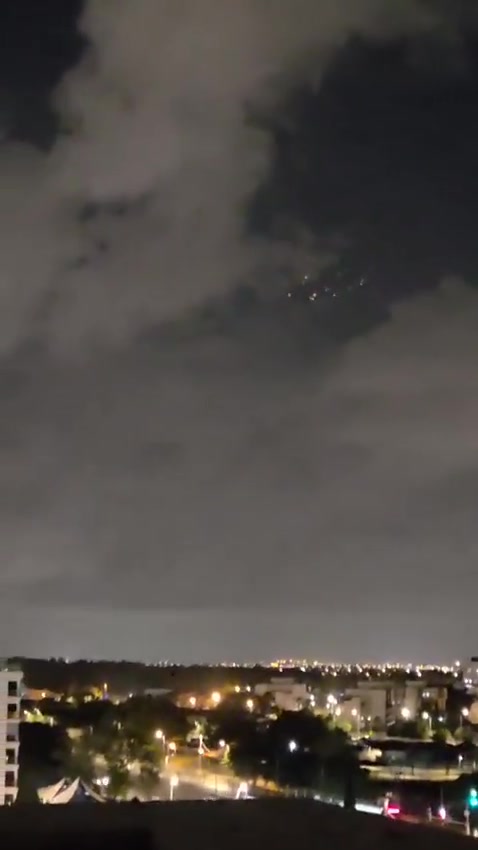 One of the ballistic missiles launched from Iran at northern Israel a short while ago carried a cluster bomb warhead, footage shows