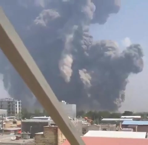 Several points on the western side of Vahdati Air Base that had previously remained untouched now appear to have been struck. Footage of major Israeli airstrikes hitting Dezful, Iran this afternoon