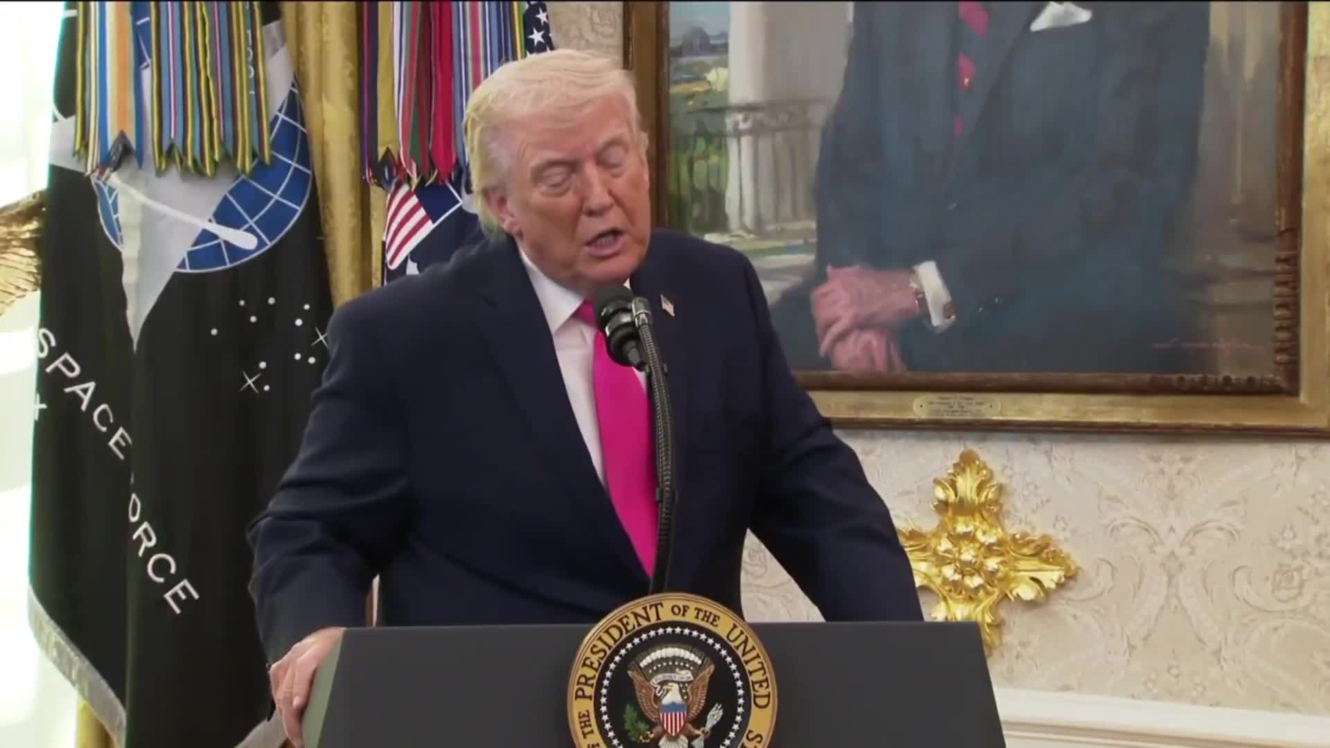 Trump: They (Iran) gave us a present, and the present arrived today. It was a very big present worth a tremendous amount of money. It was a very significant prize, Trump says, adding that it was related to oil and gas