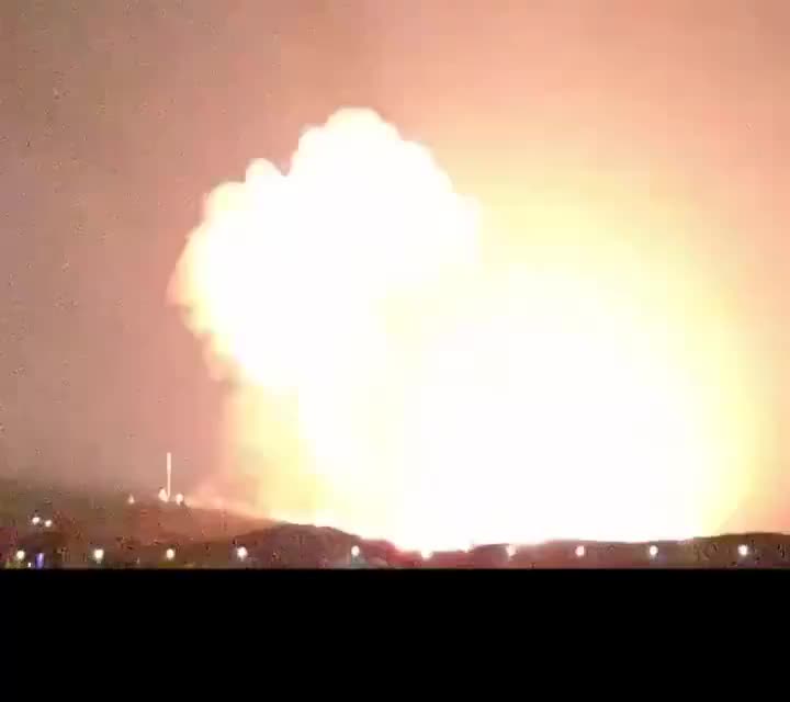 Massive explosions seen tonight in the Central Iranian city of Isfahan, following airstrikes by Israel and/or the United States