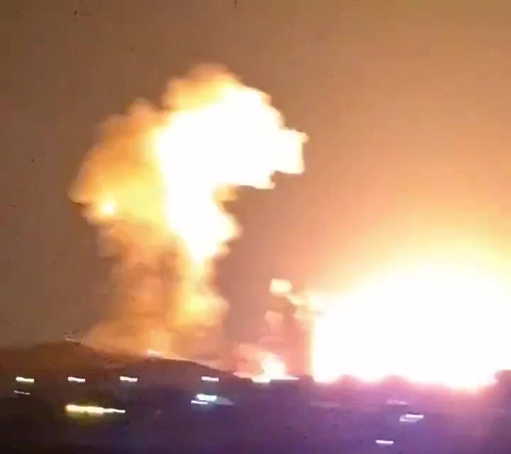 Massive explosions seen tonight in the Central Iranian city of Isfahan, following airstrikes by Israel and/or the United States