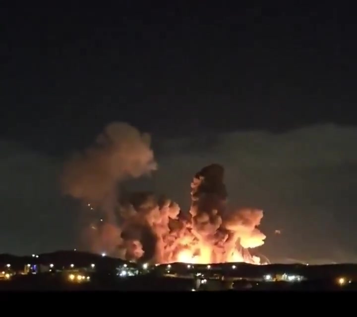 Massive explosions seen tonight in the Central Iranian city of Isfahan, following airstrikes by Israel and/or the United States