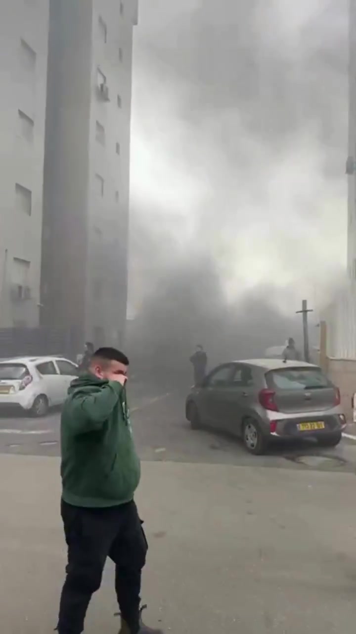 Reports of several crash sites in Haifa and Kiryat Ata following a cluster missile from Iran; MDA: Minor injury in Kiryat Ata